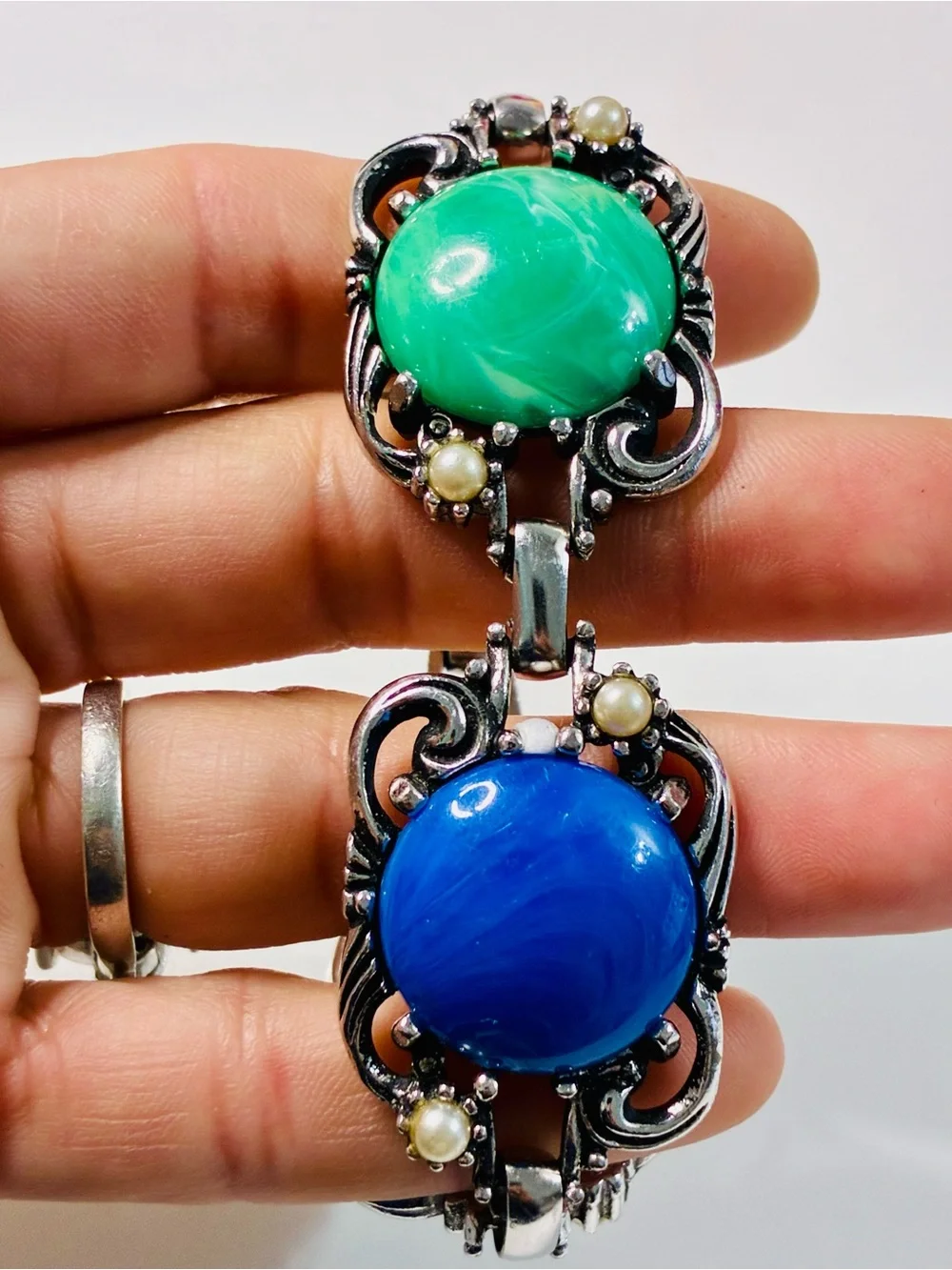 VTG Multicolor Cabochon Bracelet with Silver-Tone Filigree And Pearls